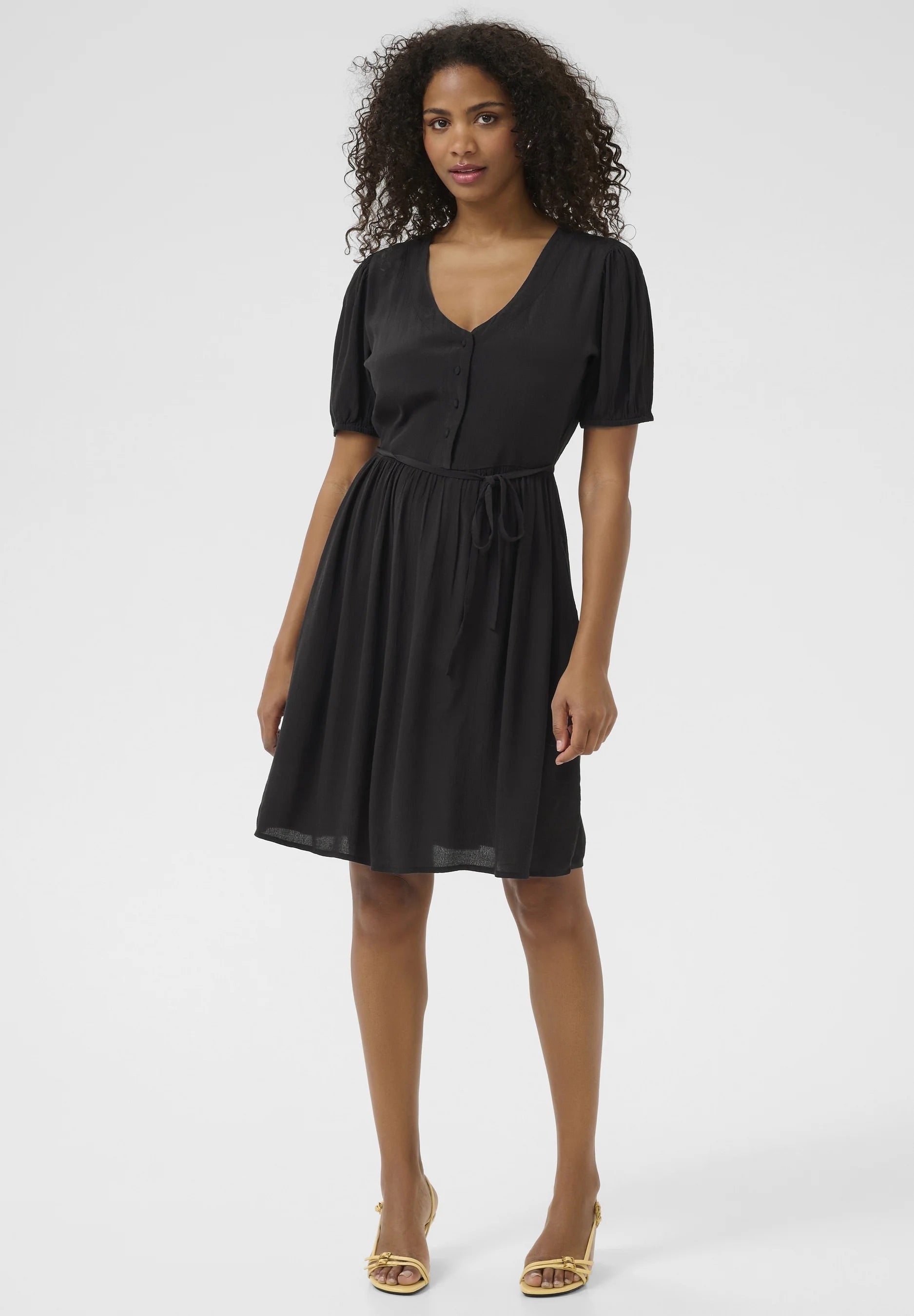 Kaffe KAliana Black Deep Hemdblusenkleid – V-Ausschnitt Puffärmel Bindegürtel Taschen Mini | Damen