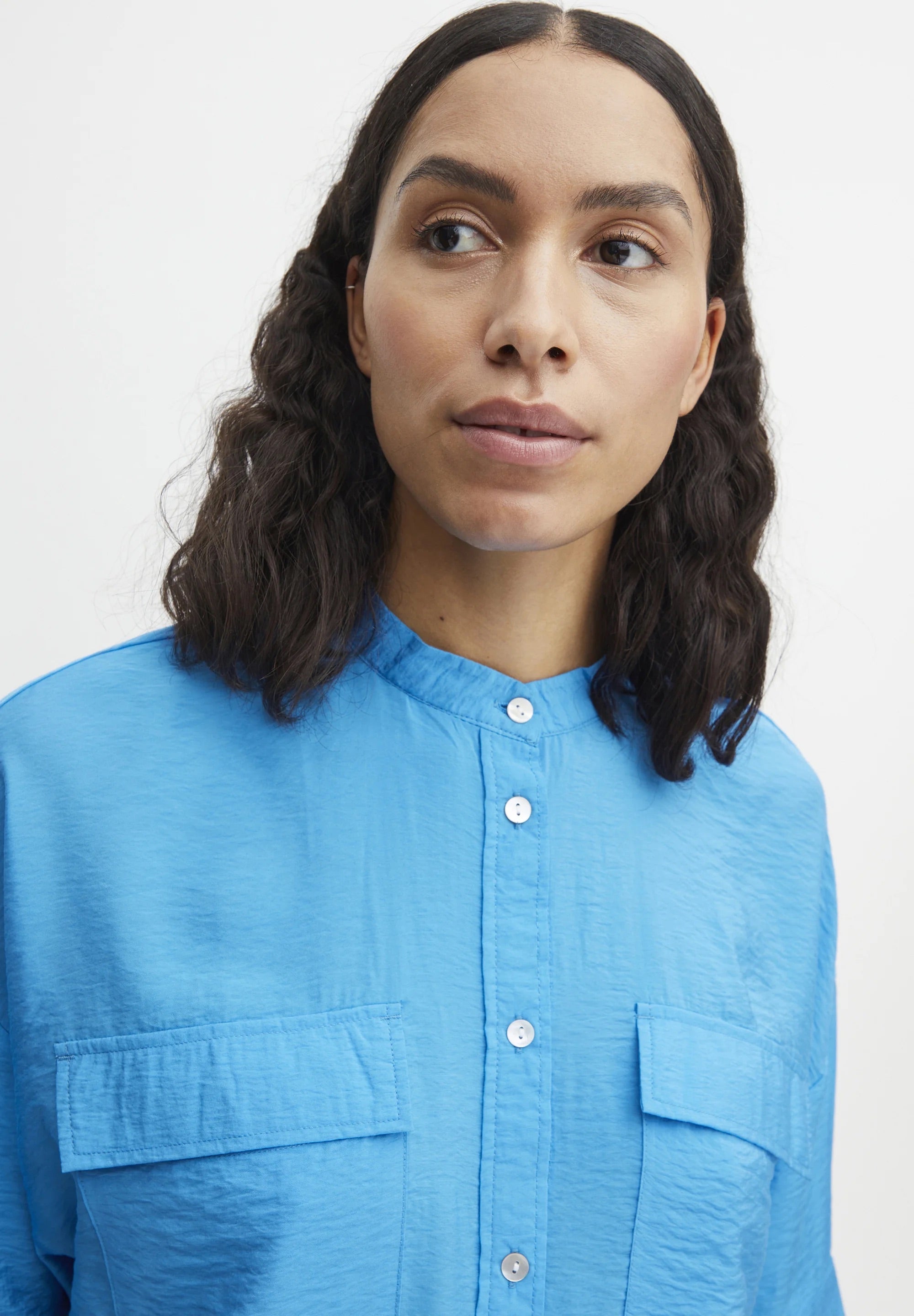 b.young BYIHALIEA - Bluse mit Knopfleiste - Ibiza-Blau