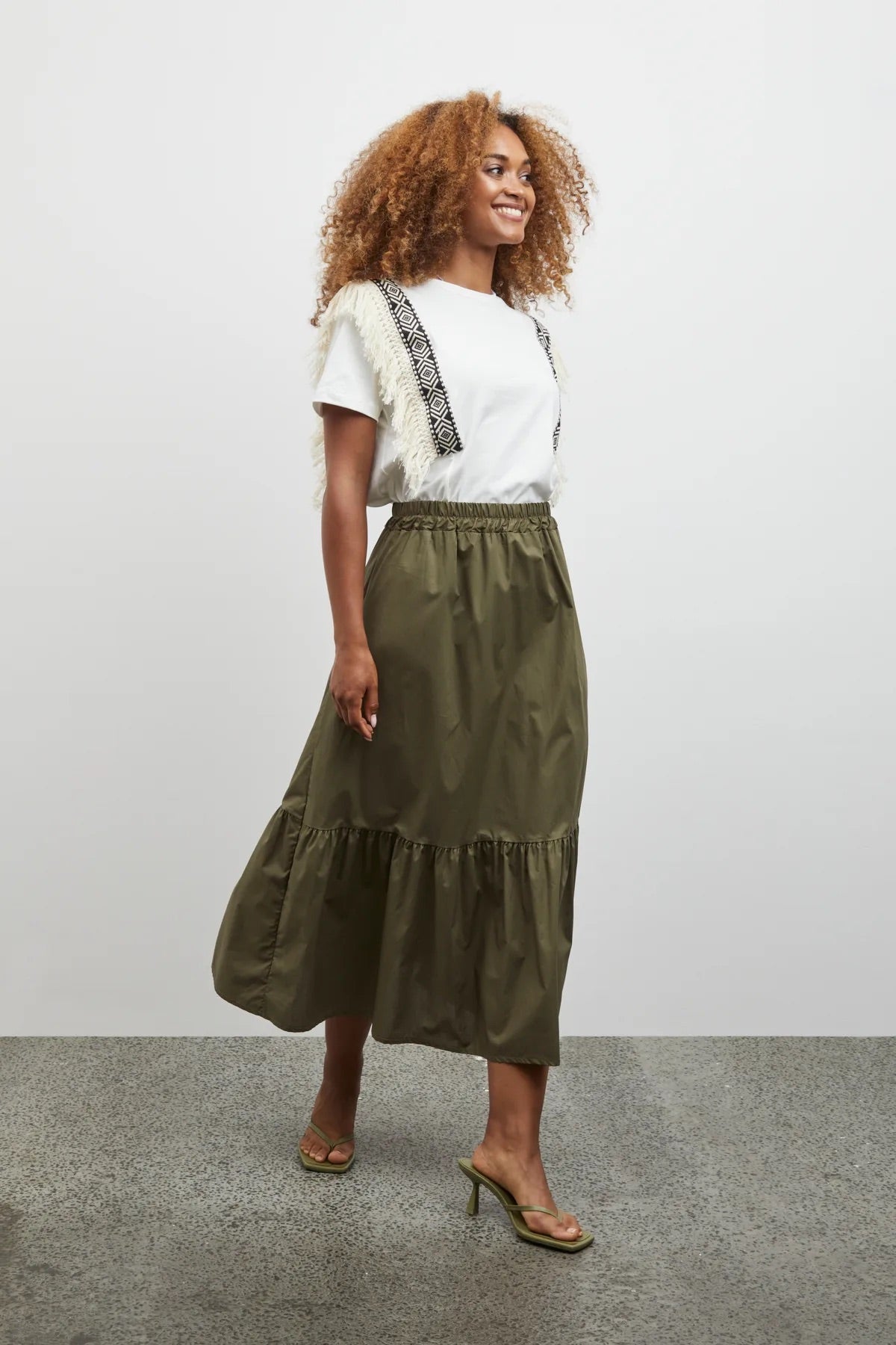 Sorbet Santi T-Shirt mit geometrischem Besatz und Fransen