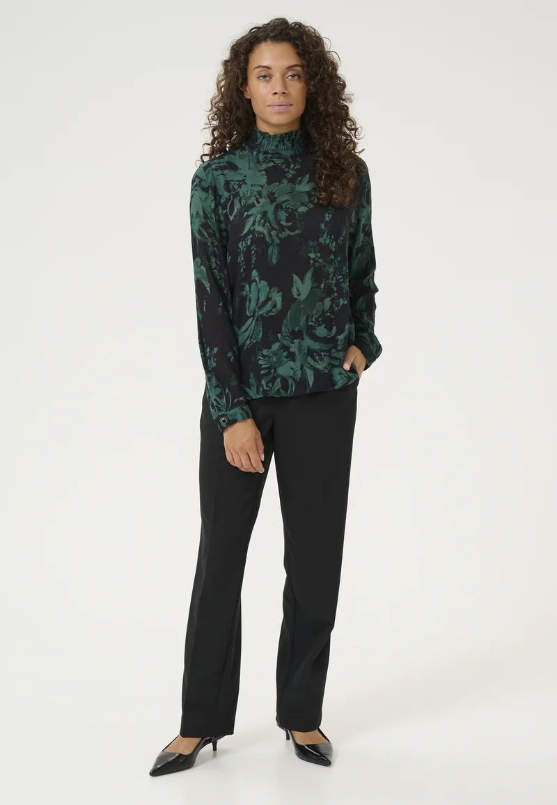 Kaffe KAamber Bluse Schwarz Dunkelgrün Barock Blumenmuster Gesmokt Hoher Kragen – Lange Puffärmel Knopfmanschetten | Damen