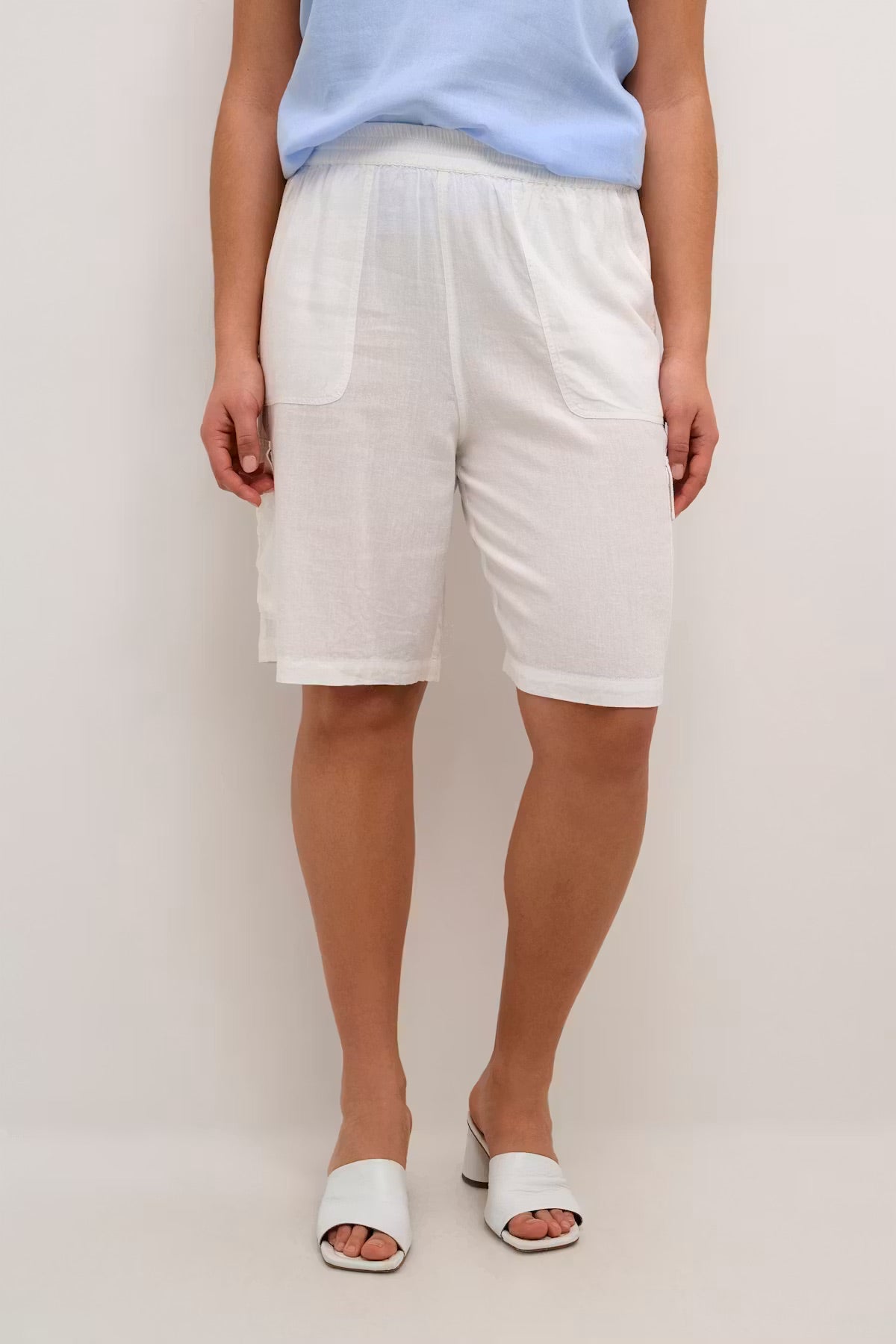 Kaffe Kamilla Off-White Leinen-Bermuda-Shorts – Elastischer Bund aufgesetzte Taschen lockere Passform | Damen