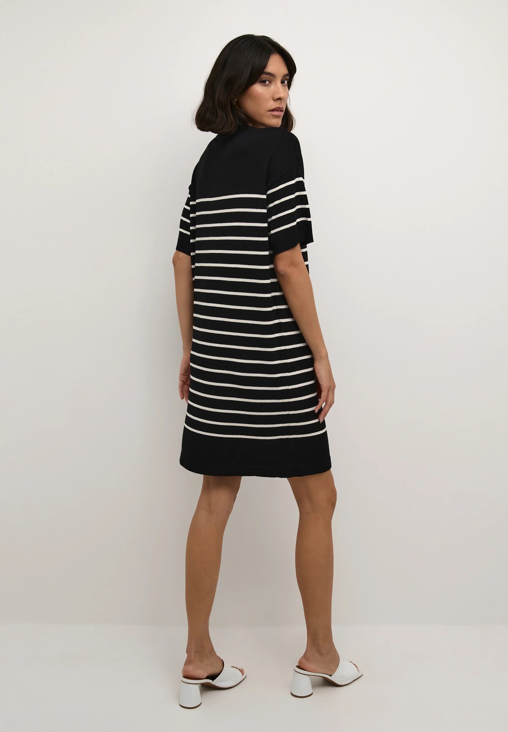 Kaffe Kalizza Minikleid aus Strick mit Schwarz-Weiß-Streifen – Kurzarm | Damen