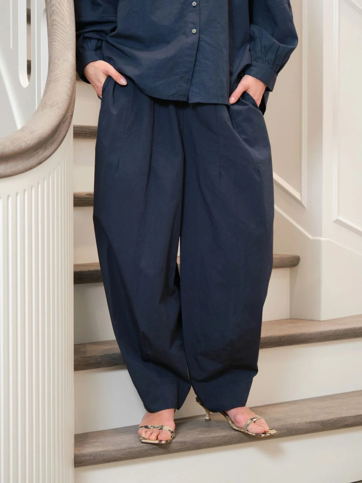 Neo Noir Prina C Damenhose aus Baumwollpopeline – Marineblau