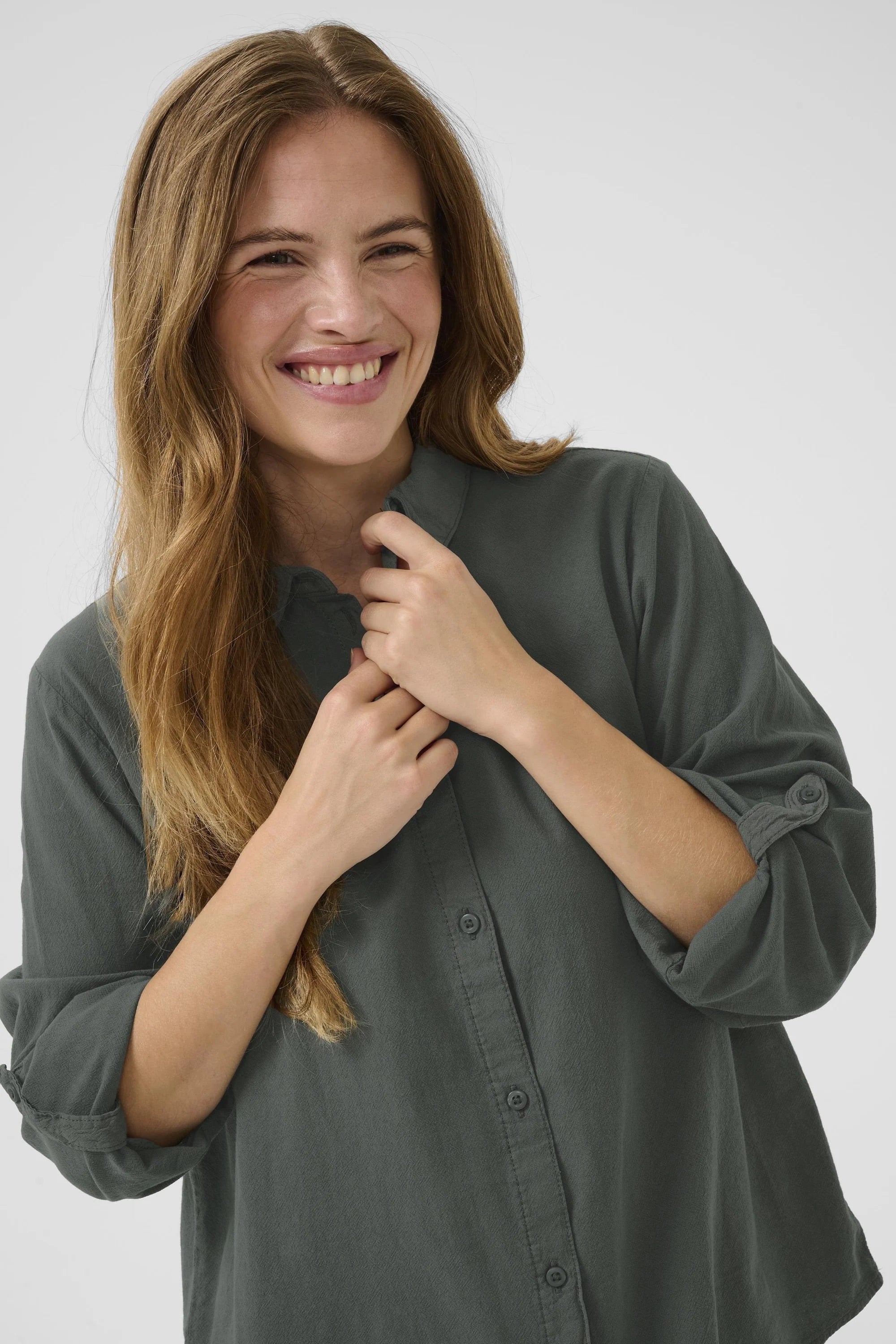 Kaffe KAnaya Kurze Balsam Grüne Hemdbluse mit Knopfleiste – Klassischer Kragen Roll-Up 3/4-Ärmel | Damen