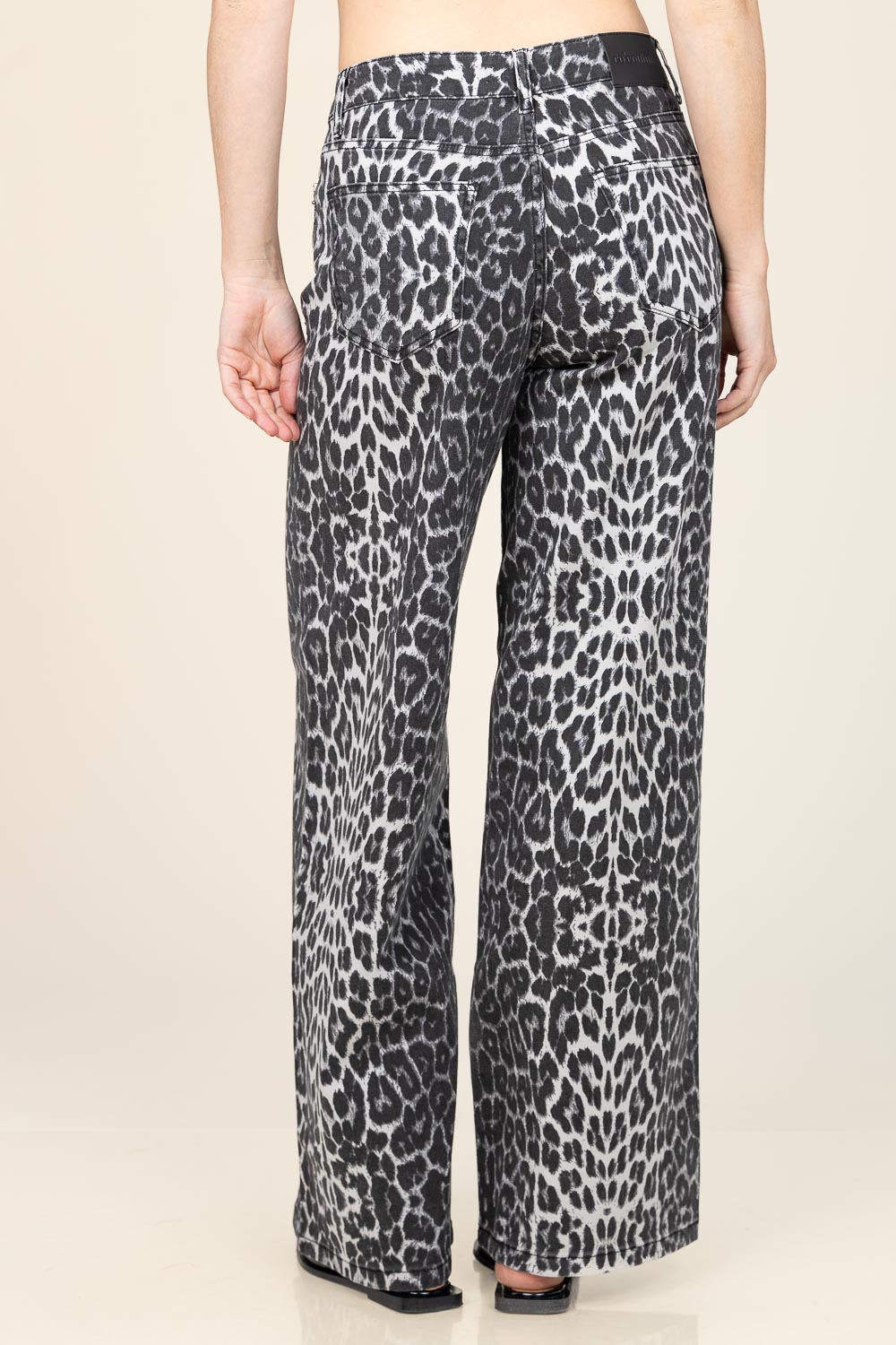 Co'couture Leo Wide-Leg-Jeans mit Leopardenmuster – Grau