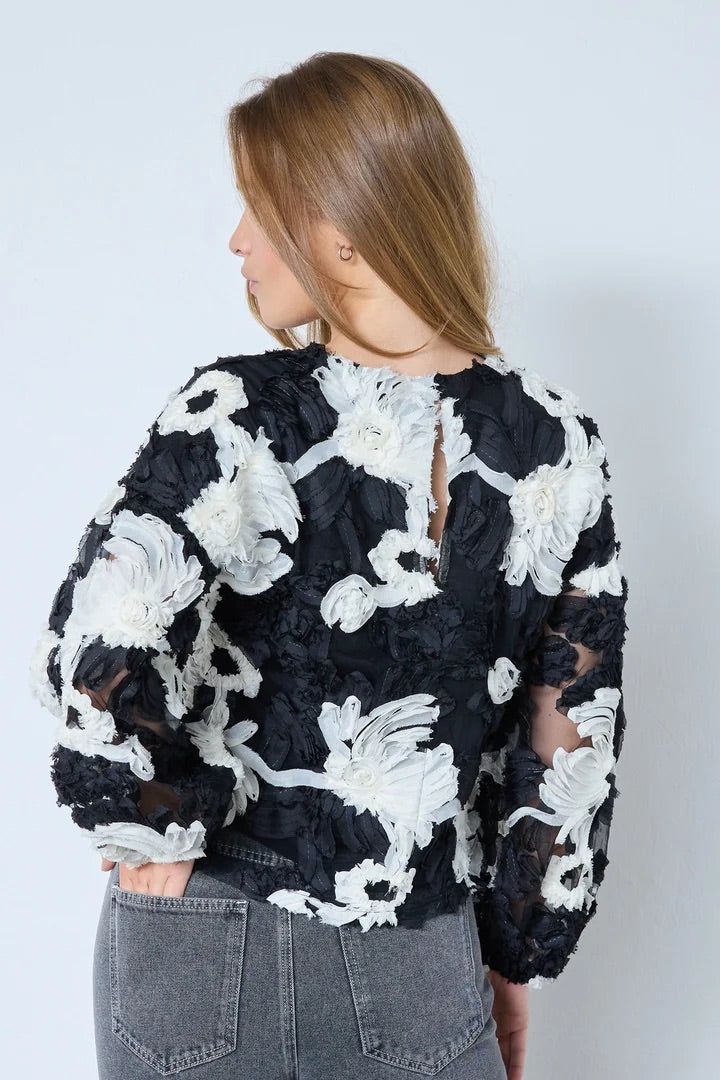 Co'couture Fleur CC flauschige Langarmbluse – Schwarz