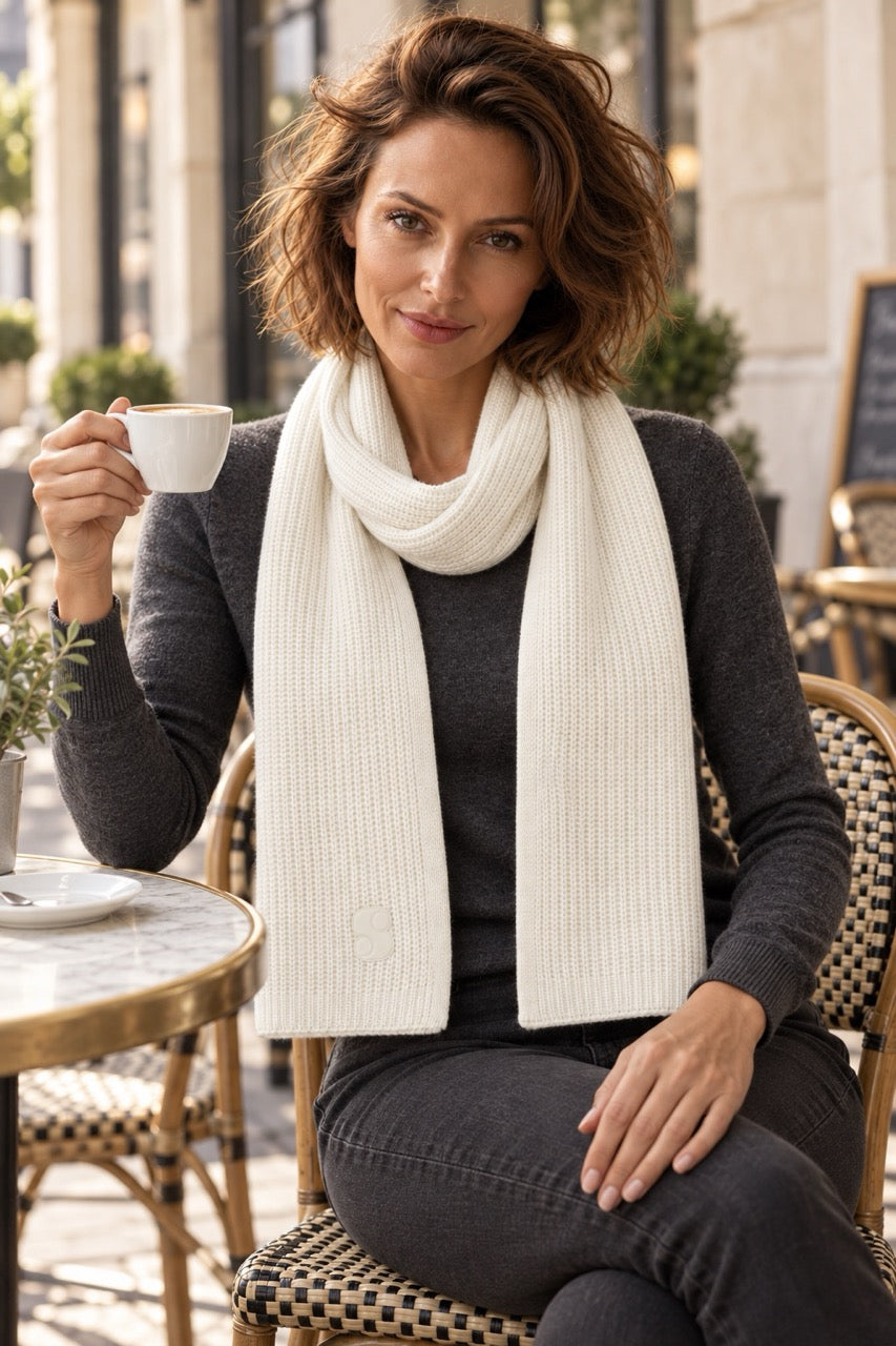 s.Oliver Women's Cotton-Blend Knitted Scarf – Cream