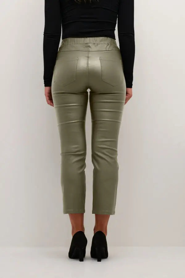 KAFFE Cropped Pants aus Kunstleder