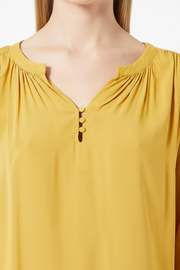 Q/S s.Oliver gelbe Bluse - Ausschnitt Detail Detailaufnahme
