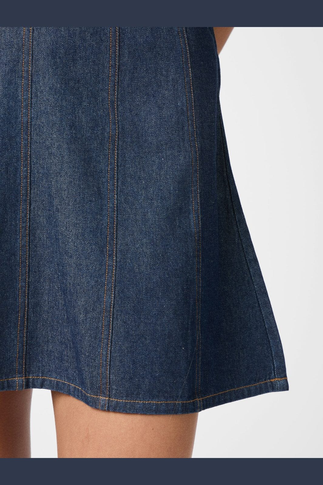 Neo Noir Nava Dunkelblaues Jeans-Minikleid – Ärmelloses A-Linien-Kleid mit V-Ausschnitt | Damen
