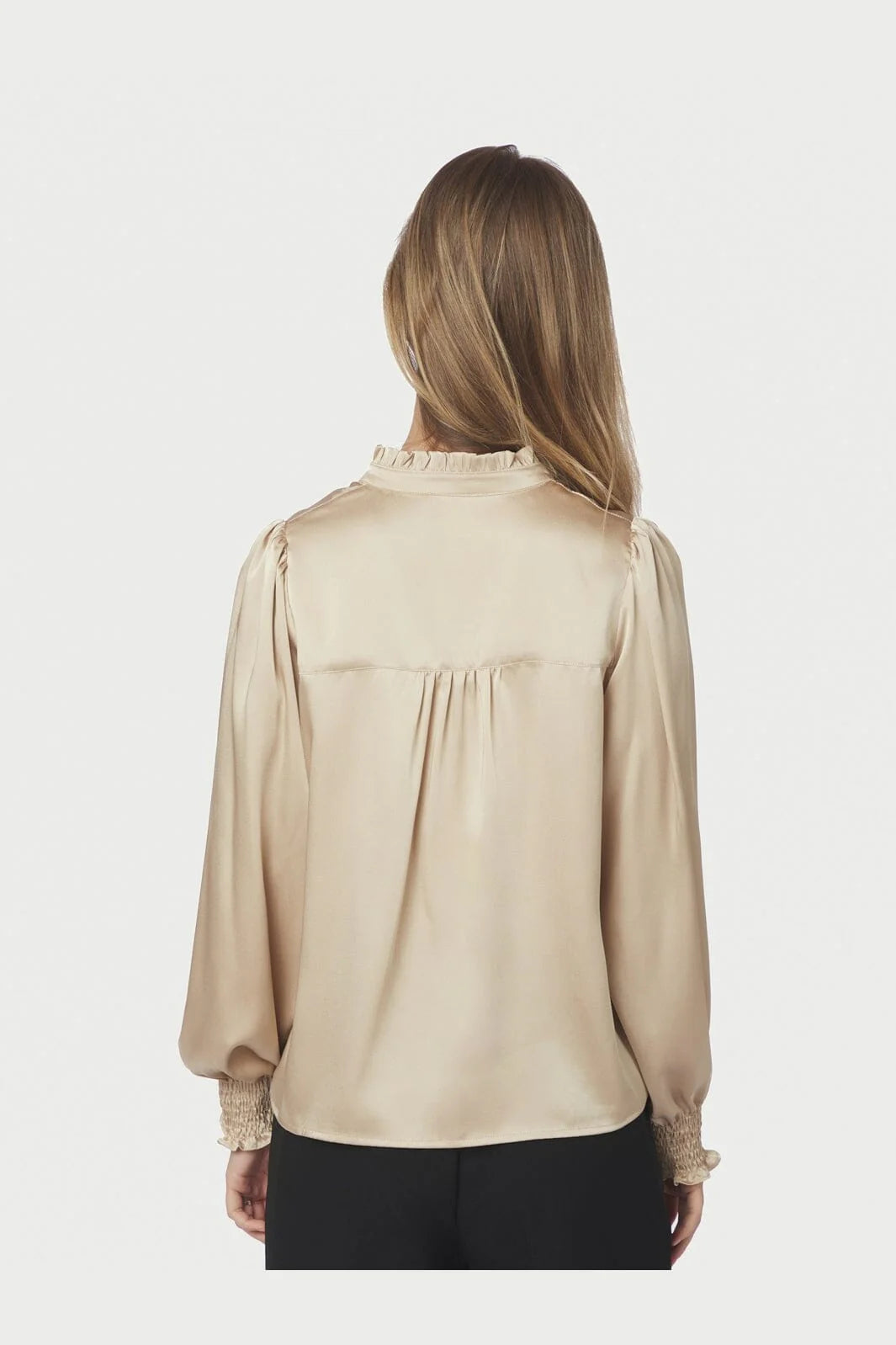 Neo Noir Zamola Bluse aus satiniertem Sandstoff mit Rüschenfront – Smokmanschetten | Damen