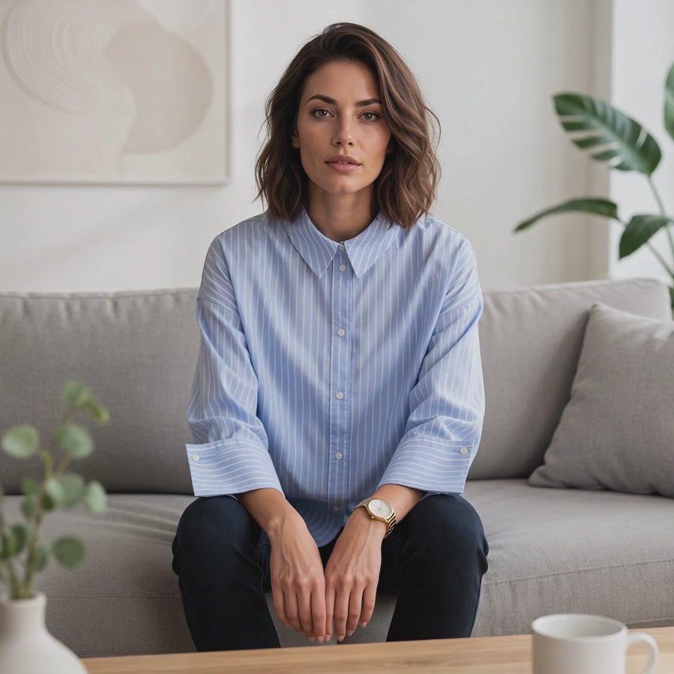 Video laden: Co'couture Bianca Hemd mit weiten Manschetten – Hellblau